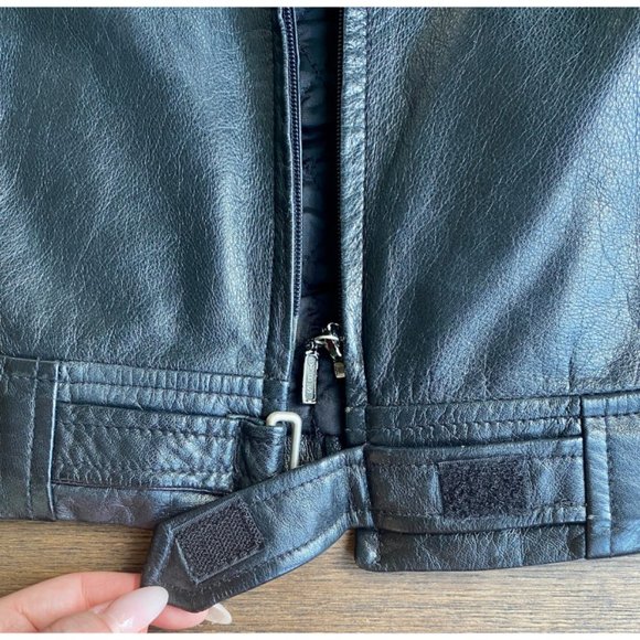 Women's Danier Genuine Leather Black Jacket - Picture 6 of 12